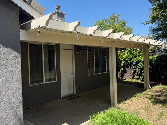 Building Photo - 9644 Crisswell Dr