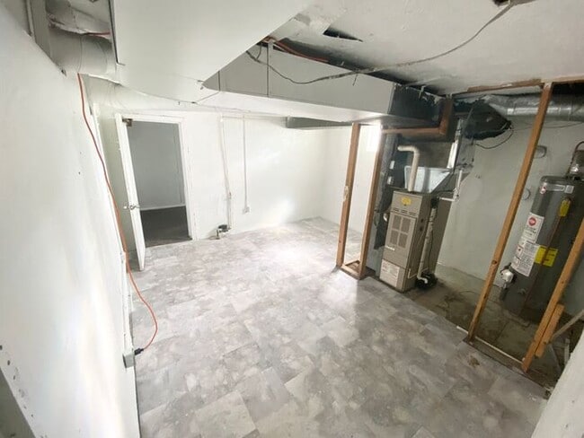 Building Photo - Charming, Updated Cape Cod Home