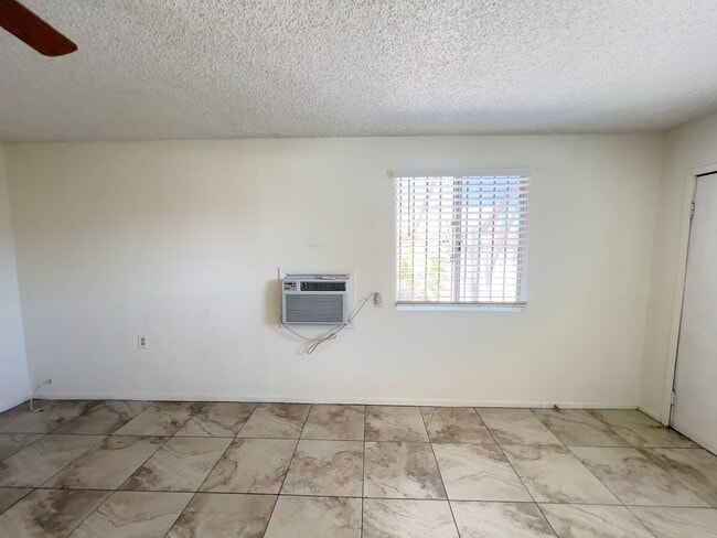 Building Photo - 130 Metropolitan Dr
