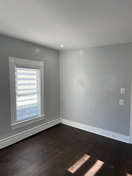 Building Photo - 114 Tenney St