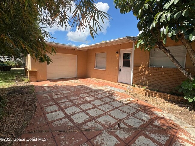 Primary Photo - 620 Key Largo Dr S