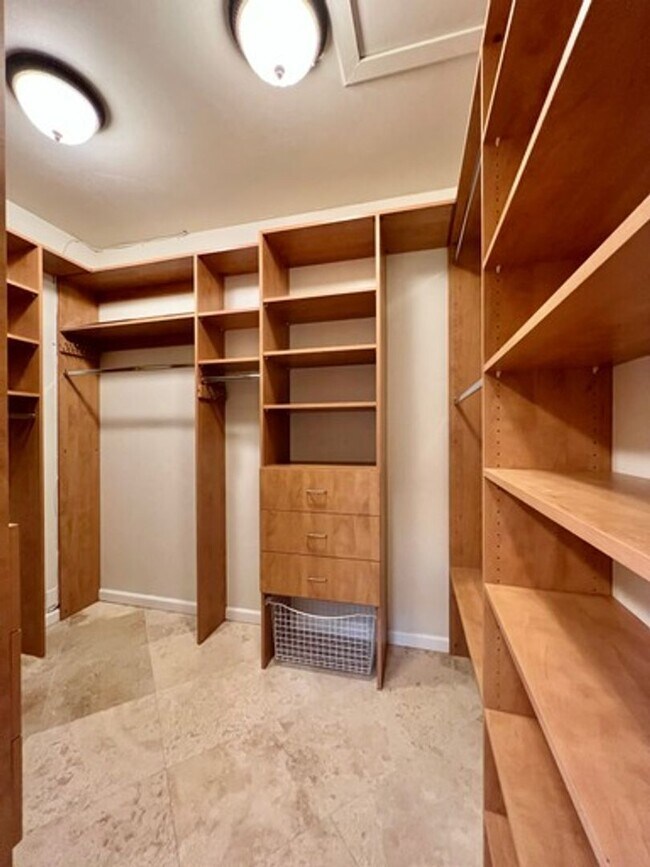 Building Photo - TENTATIVELY RENTED Custom Features, 3 Bedroom, 2 Bathroom, Napa Home