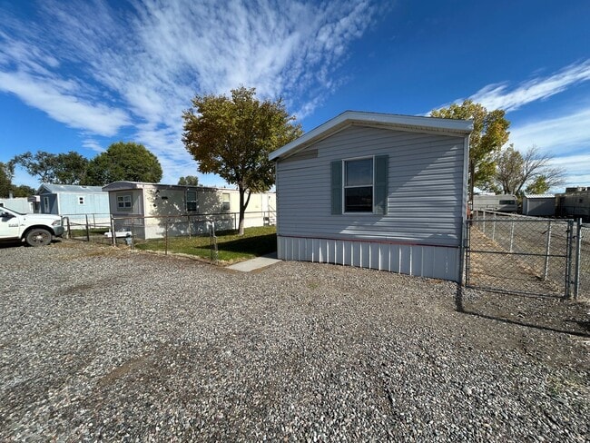 Building Photo - 3 Bed 2 Bath Updated Mobile Home w/ Fenced Yard & Many Amenities