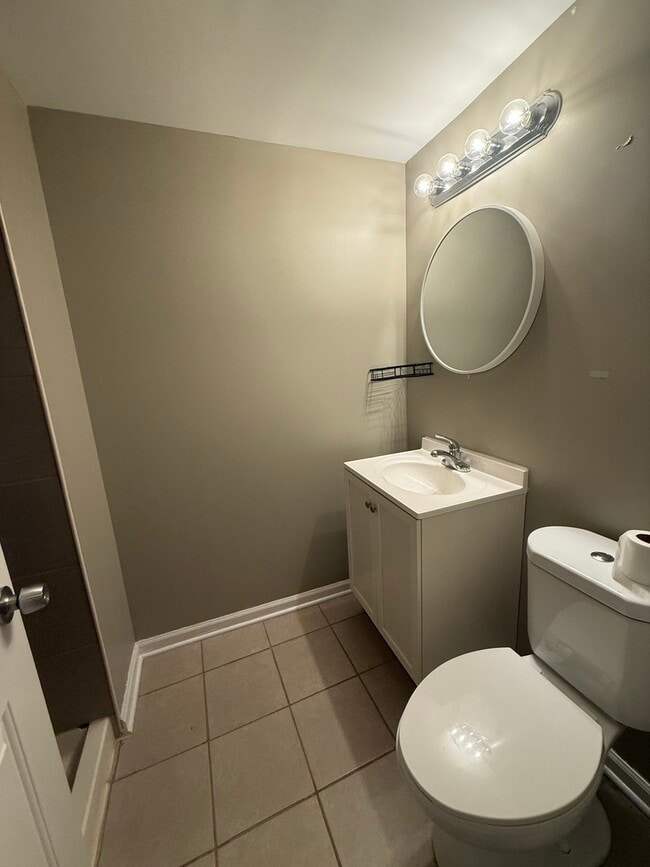 Building Photo - 10S328 Jamie Ln