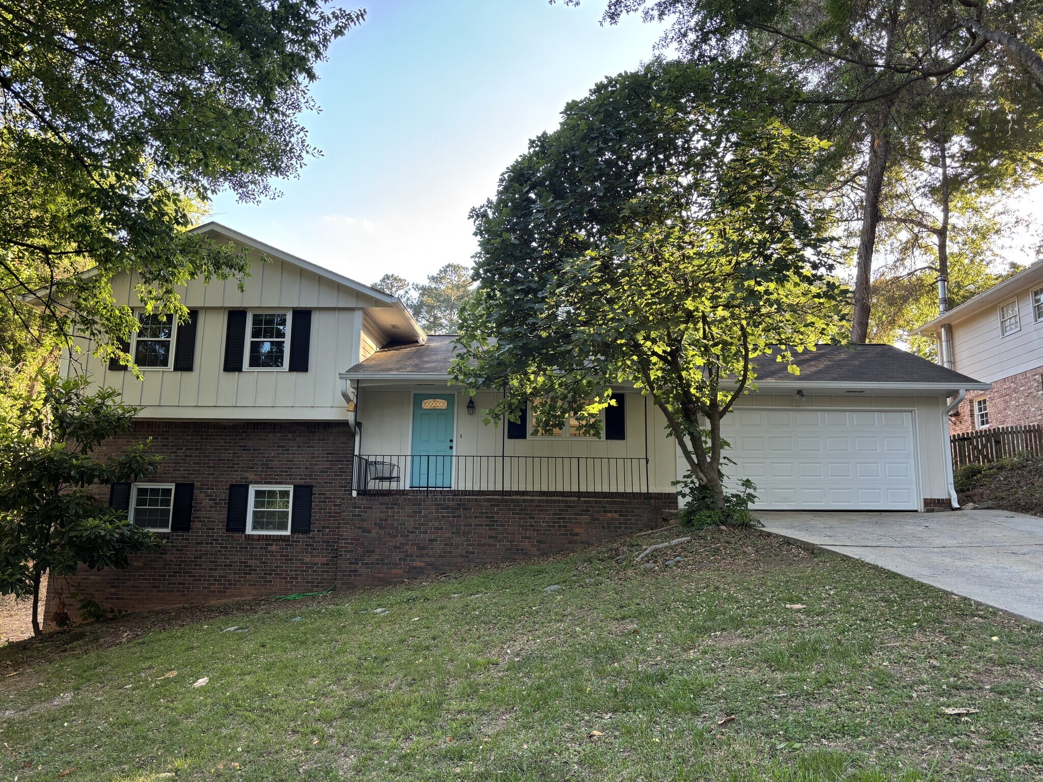 Building Photo - 126 Azalea Dr