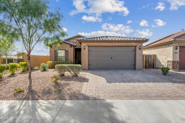 Primary Photo - 1817 W Spur Dr