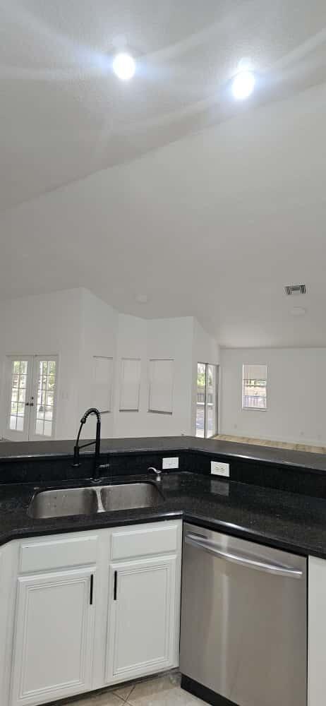 Building Photo - 15941 Mellen Ln