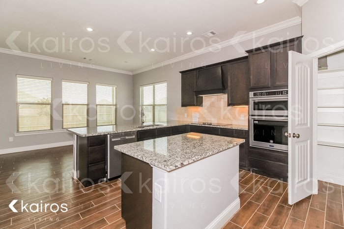 Building Photo - 9411 Rockwood Dr