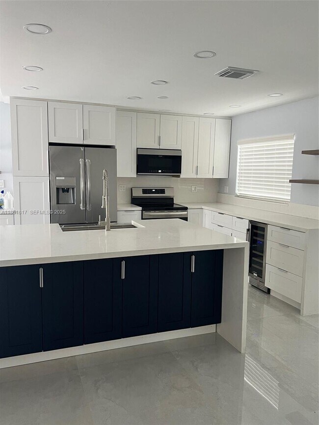 Building Photo - 13439 SW 8th Ln