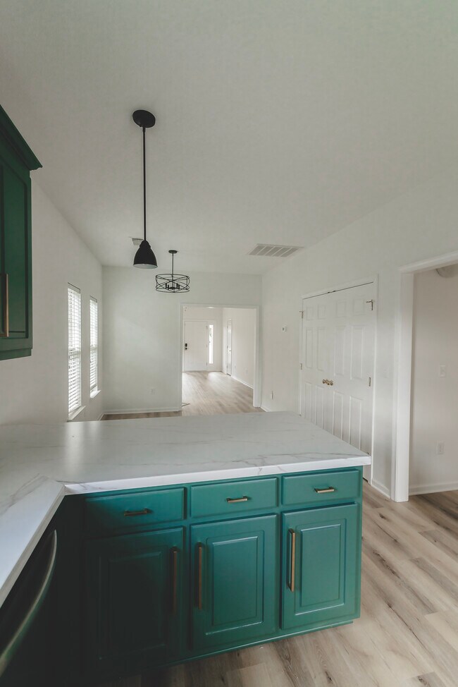 Building Photo - 9703 Full Moon Cir