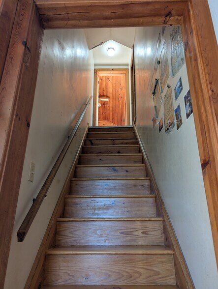 Building Photo - 615 E Miller Rd