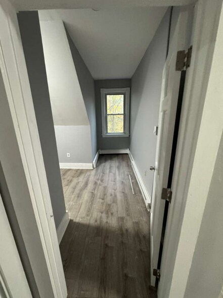 Building Photo - 166-168-168 W Main St