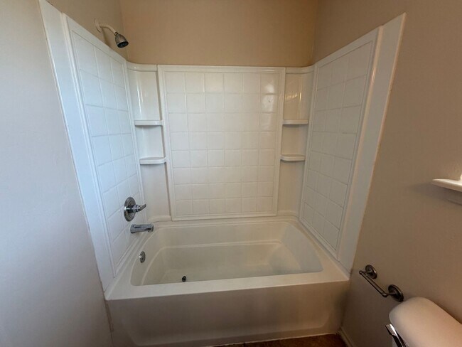 Building Photo - 212 Chalmette Dr