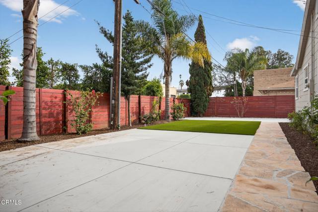 Building Photo - 201 S Olive St