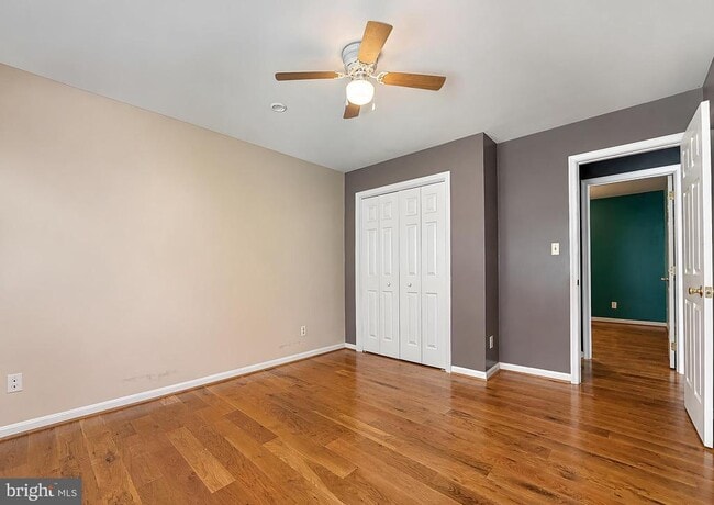 Building Photo - 8433 Sailboat Ln