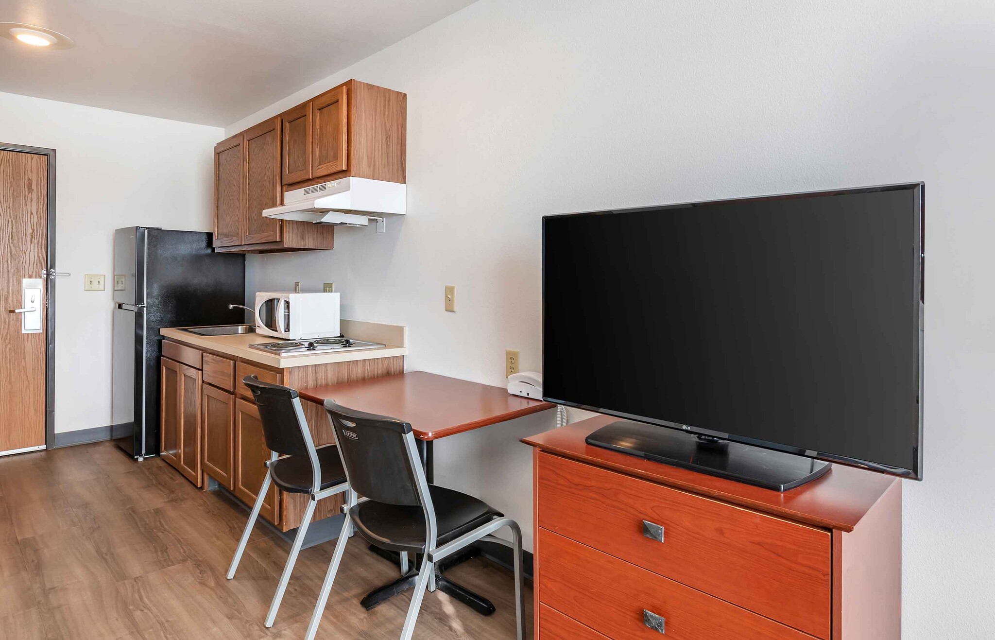 Building Photo - Furnished Studio-Omaha - Southwest