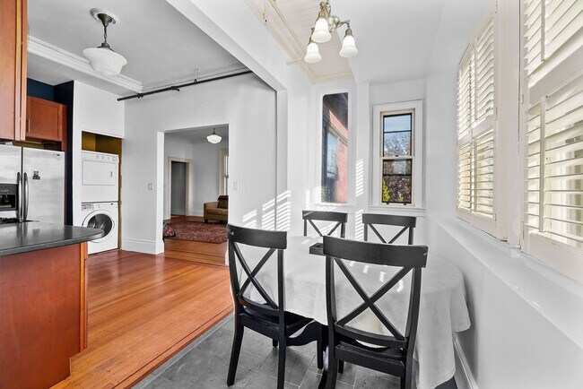 Sun Room Kitchen - 1447 Westminster St