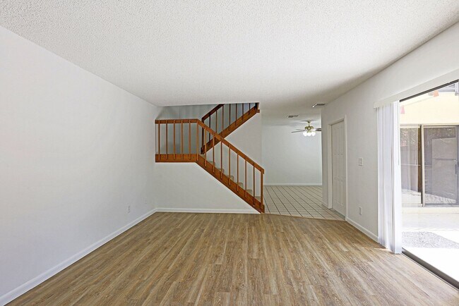 Building Photo - Parkwoods 12360-3