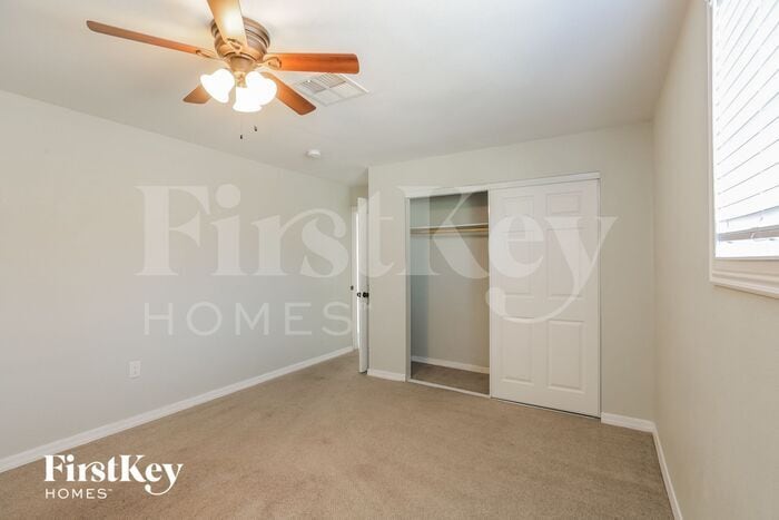 Building Photo - 3019 W Elm St
