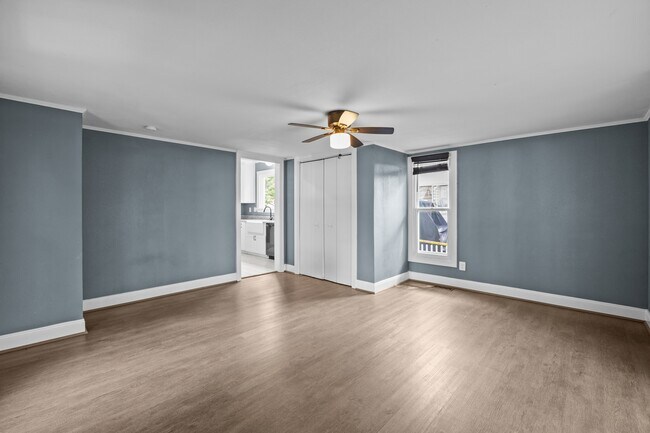 Building Photo - 1619 Bain St