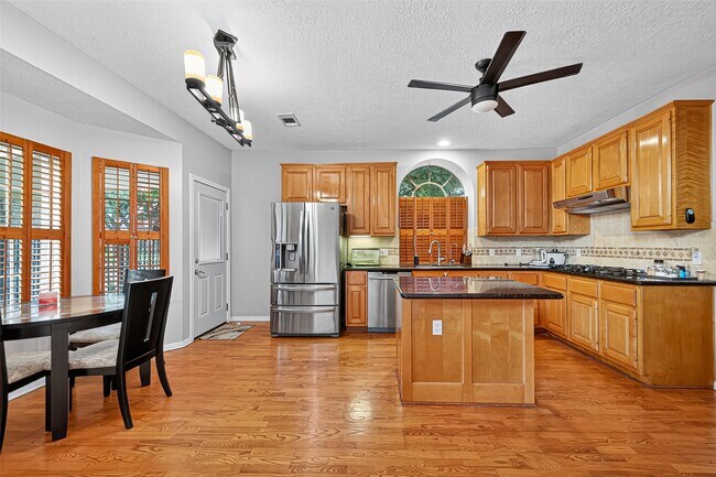Building Photo - 602 Johnson Ln