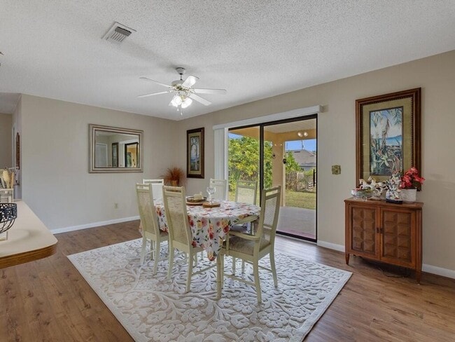 Building Photo - 2543 SE Price Ct