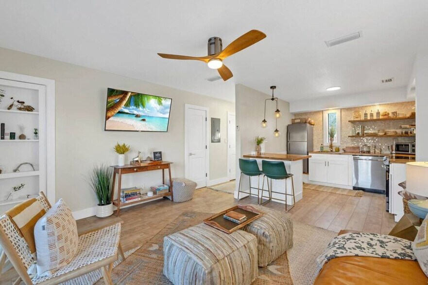 Building Photo - 318 Bream Ave