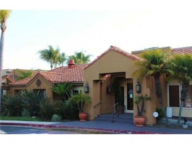 Building Photo - RB 1 Br 1 Bath Granite Kitchen Luxury Condo $2400 Avail July 1st