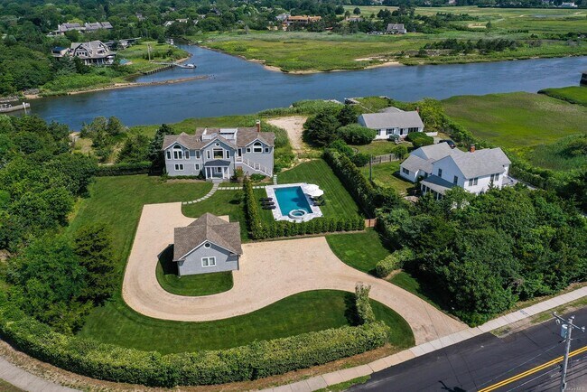 Building Photo - 115 Dune Rd