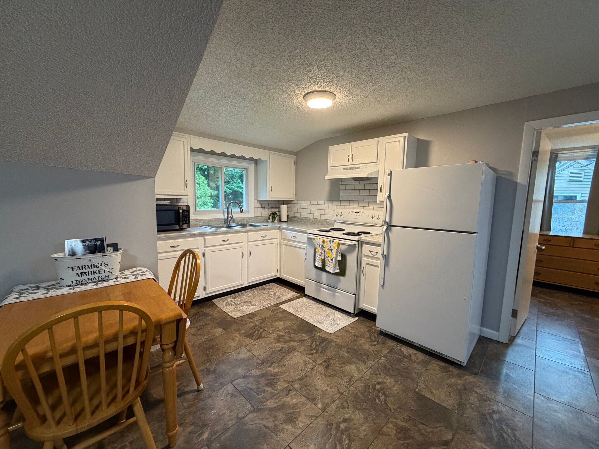 Building Photo - 36 Edgemont Ave