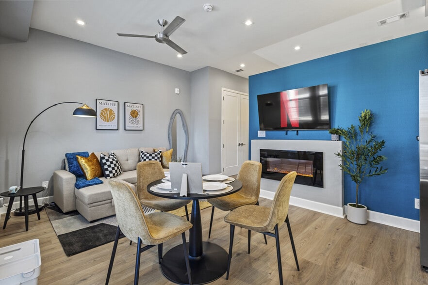 Building Photo - 1812 Hickory St