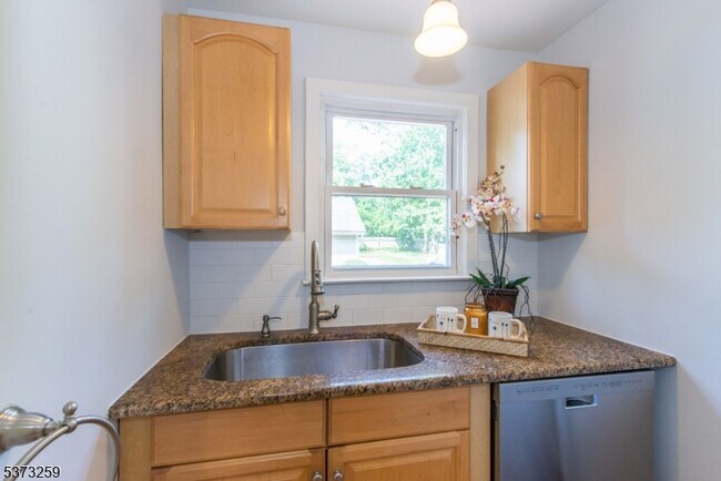 Building Photo - 69 Gordonhurst Ave