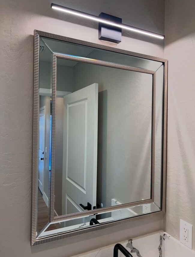 Building Photo - Beautiful New 3 Bedroom Phoenix home with Den/Loft! No HOA