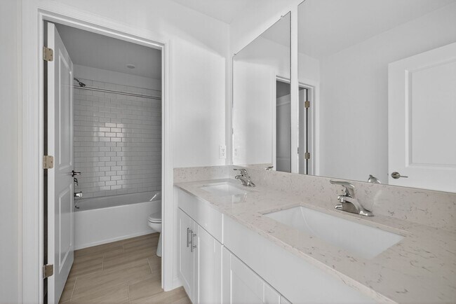 Building Photo - Brand New 6-Bed Available Now!