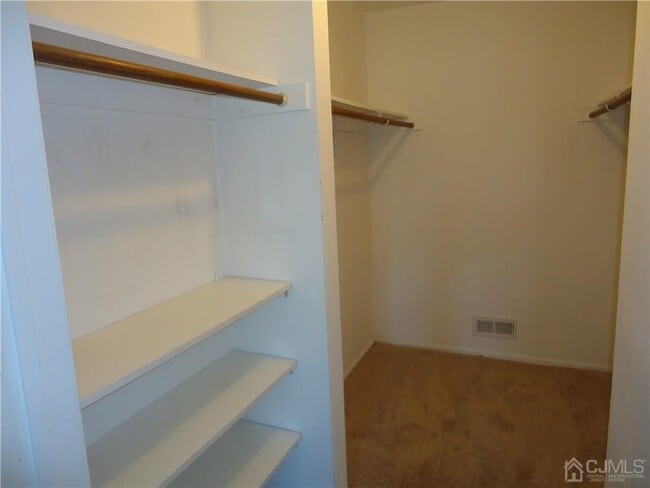 Building Photo - 313 Wimbeldon Ct