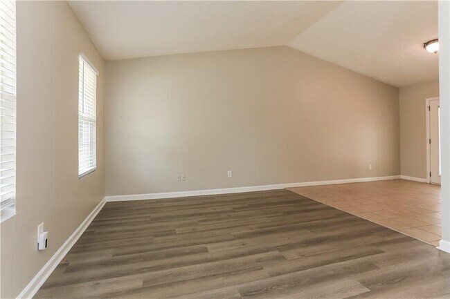 Building Photo - 4981 Galbraith Cir
