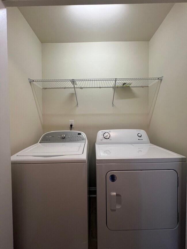 Building Photo - 229 Misty Knoll Ln