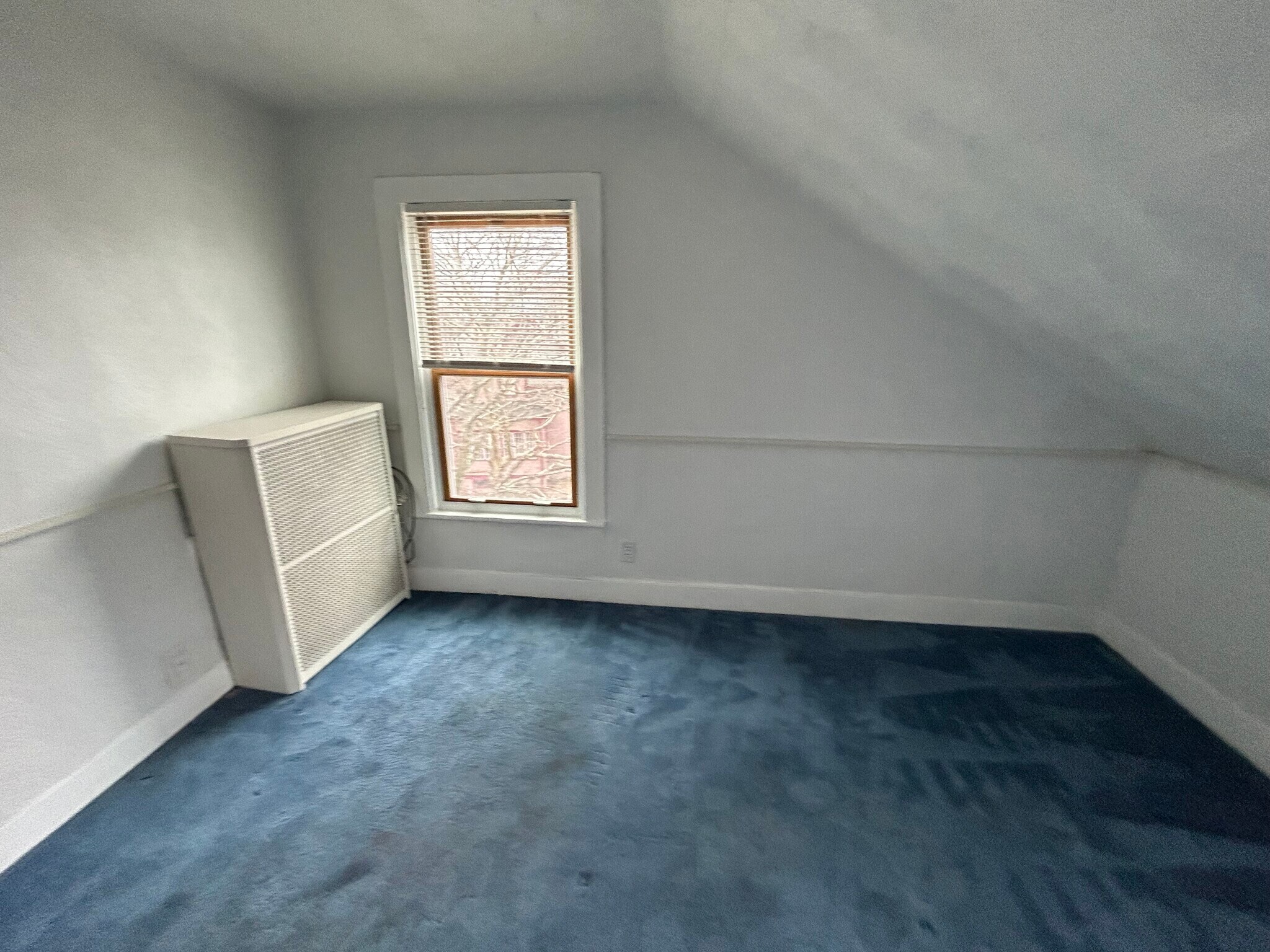 Bed 2 - 25 Baltimore St