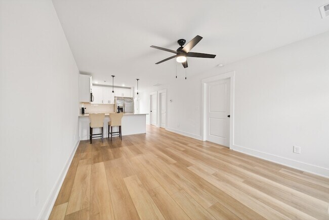 Building Photo - 101 Gibson St