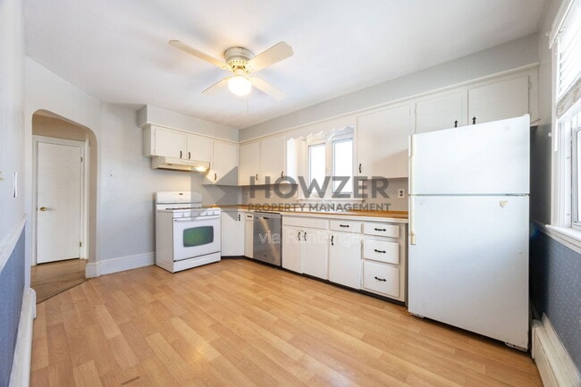 Building Photo - 19 Illinois St