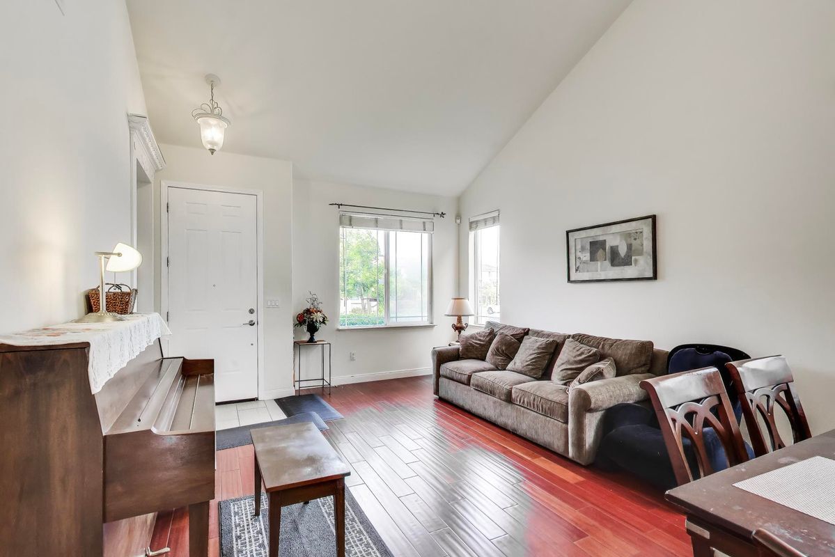 Building Photo - 7 Cymbidium Cir