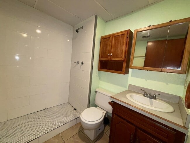 Building Photo - 1417 Matthew Dr