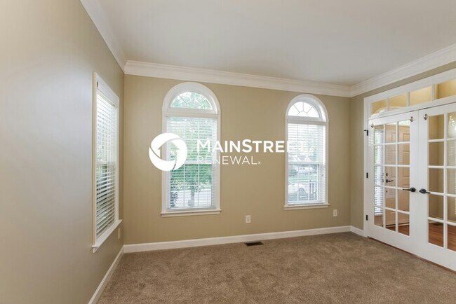 Building Photo - 4 Bedroom Pet-Friendly Home in Matthews, NC with Main Street Renewal