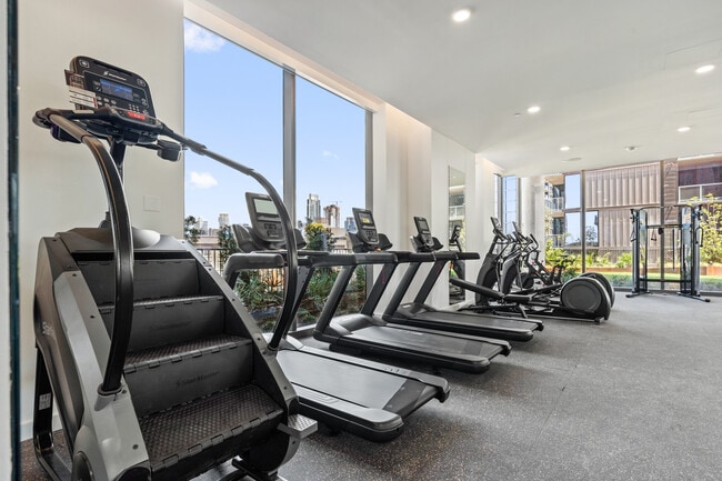 Building Photo - 44 East Ave