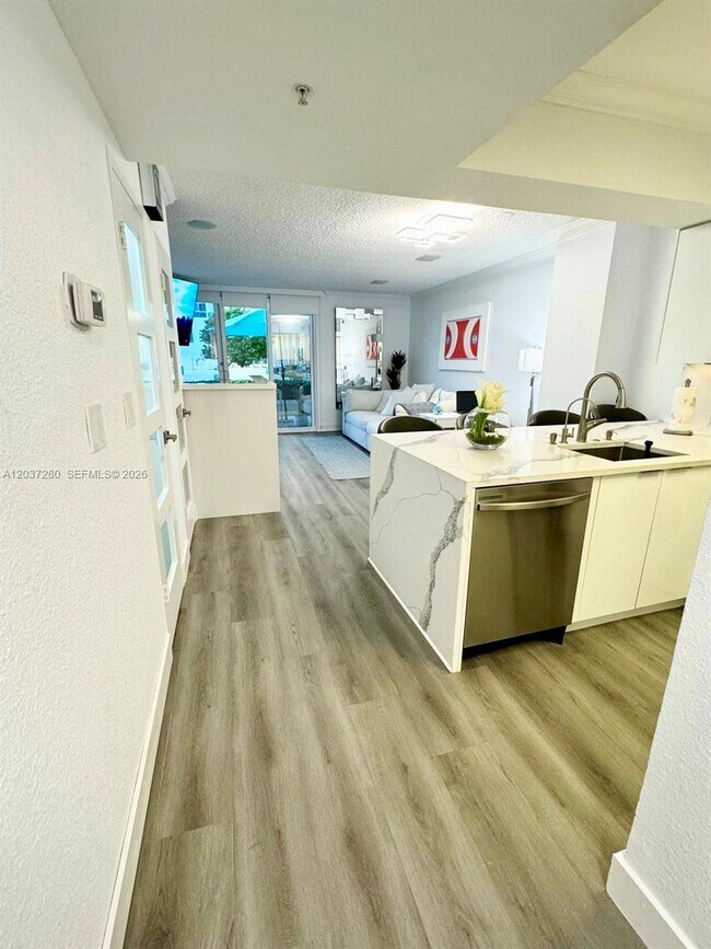 Building Photo - 2501 S Ocean Dr