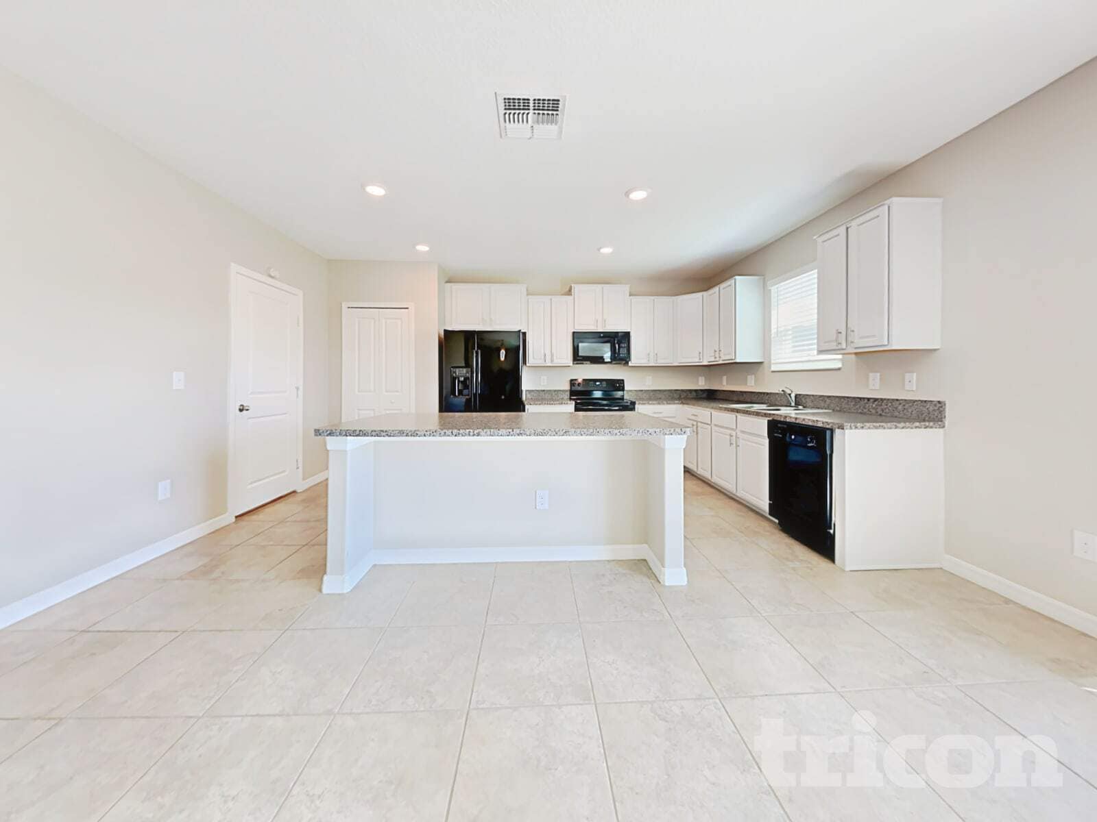 Building Photo - 17138 Sunshine Mimosa St