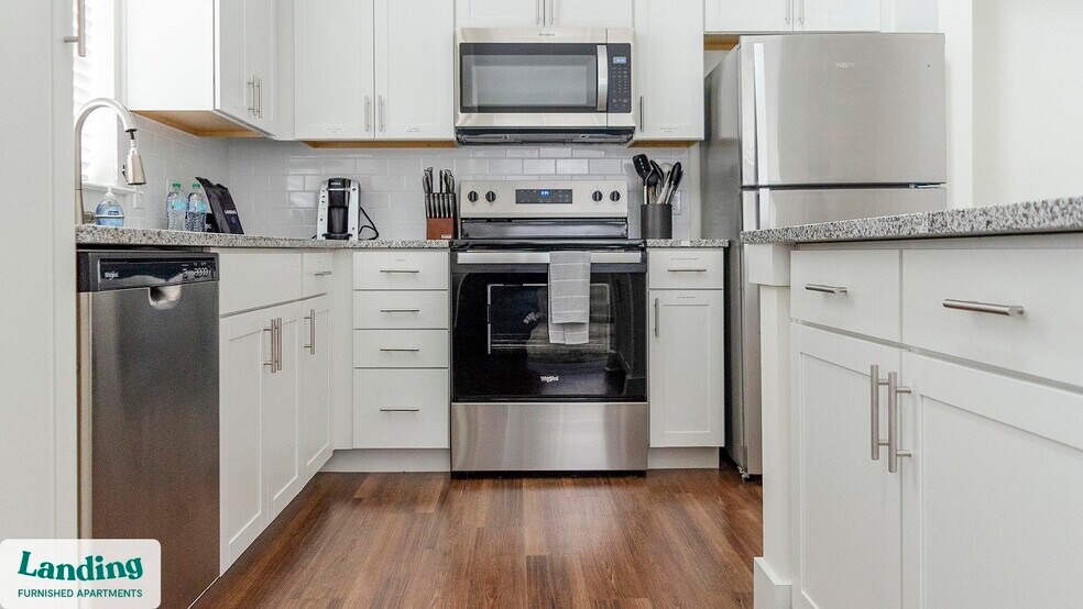 Building Photo - 901 Kelly Green Ln