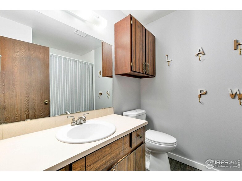 Building Photo - 930 Rocky Mountain Way