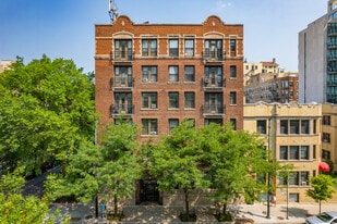 Building Photo - 530 W. Diversey
