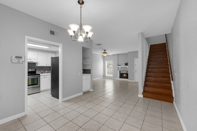 Building Photo - 11710 Southlake Dr